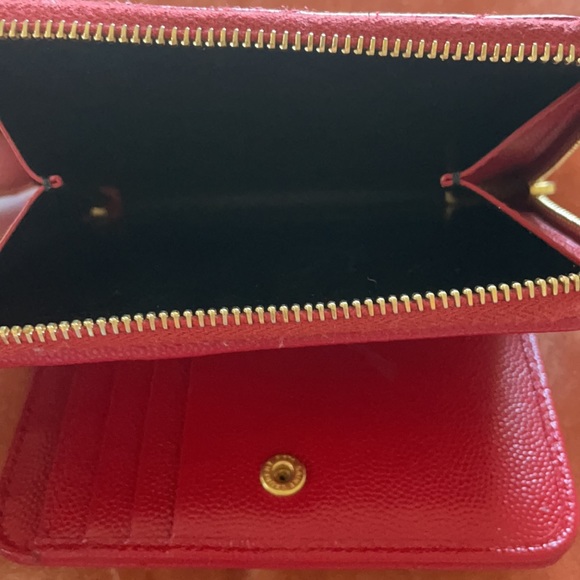 YSL Grain De Poudre Matelasse Chevron zip Wallet - Picture 6 of 8